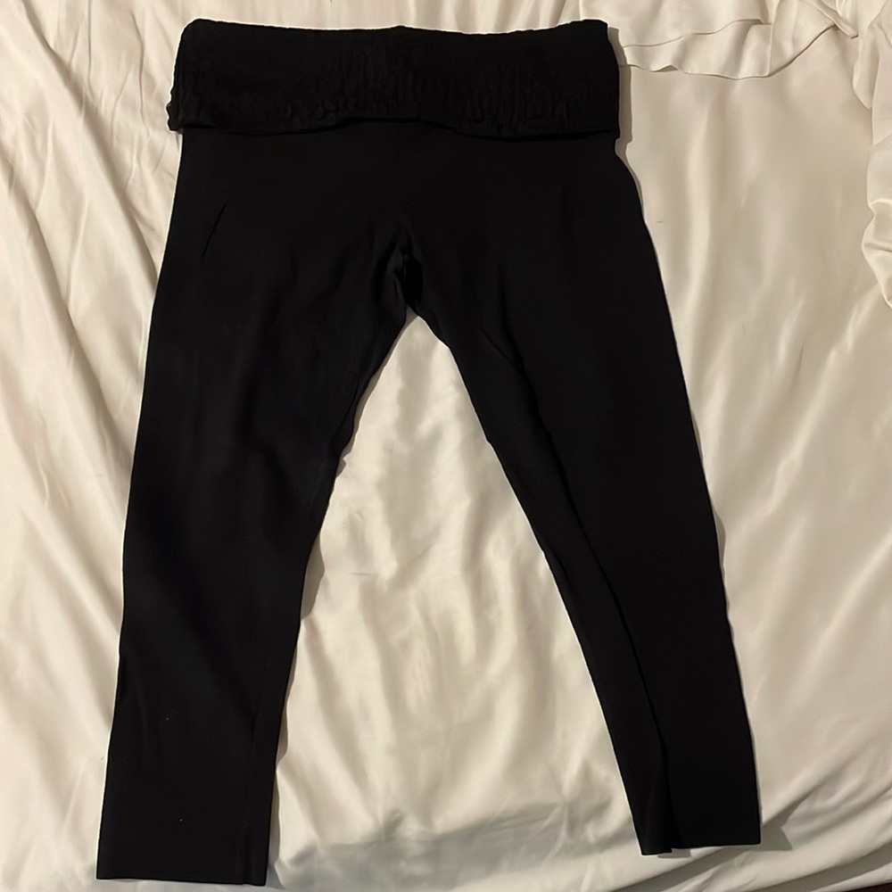 Black capri leggings